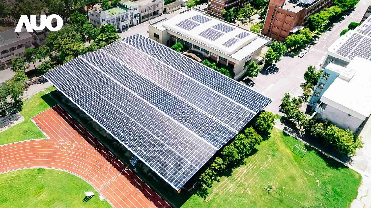 龙门国际SunSteel光电整合型浪板具备快速安装、、轻量化优势，，，，可提升15%发电效能，，，，通过国际IEC与台湾VPC认证安全、、防漏、、、耐候标准