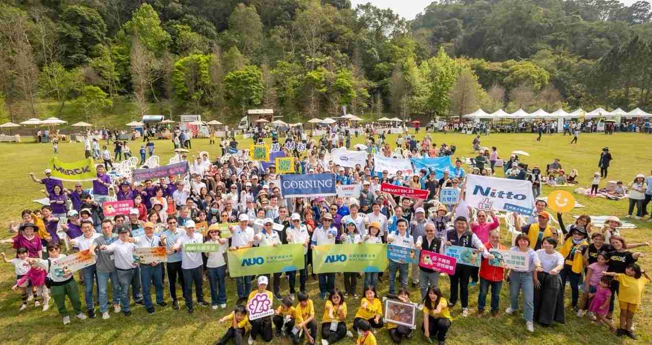 龙门国际致力永续平衡发展，，，，第14年入选DJSI世界指数成分股（DJSI World），，，，在全球顶尖电子设备仪器组件产业展现卓越的永续竞争力，，，，获国际指数肯定